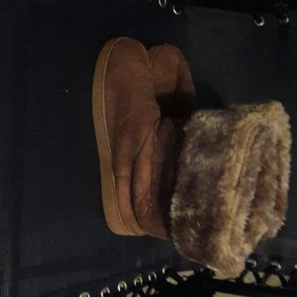 Slippers - Picture 2 of 2